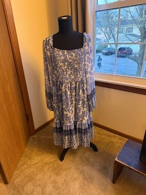 Just...Taylor Blue and White Floral Long-Sleeve Midi Dress